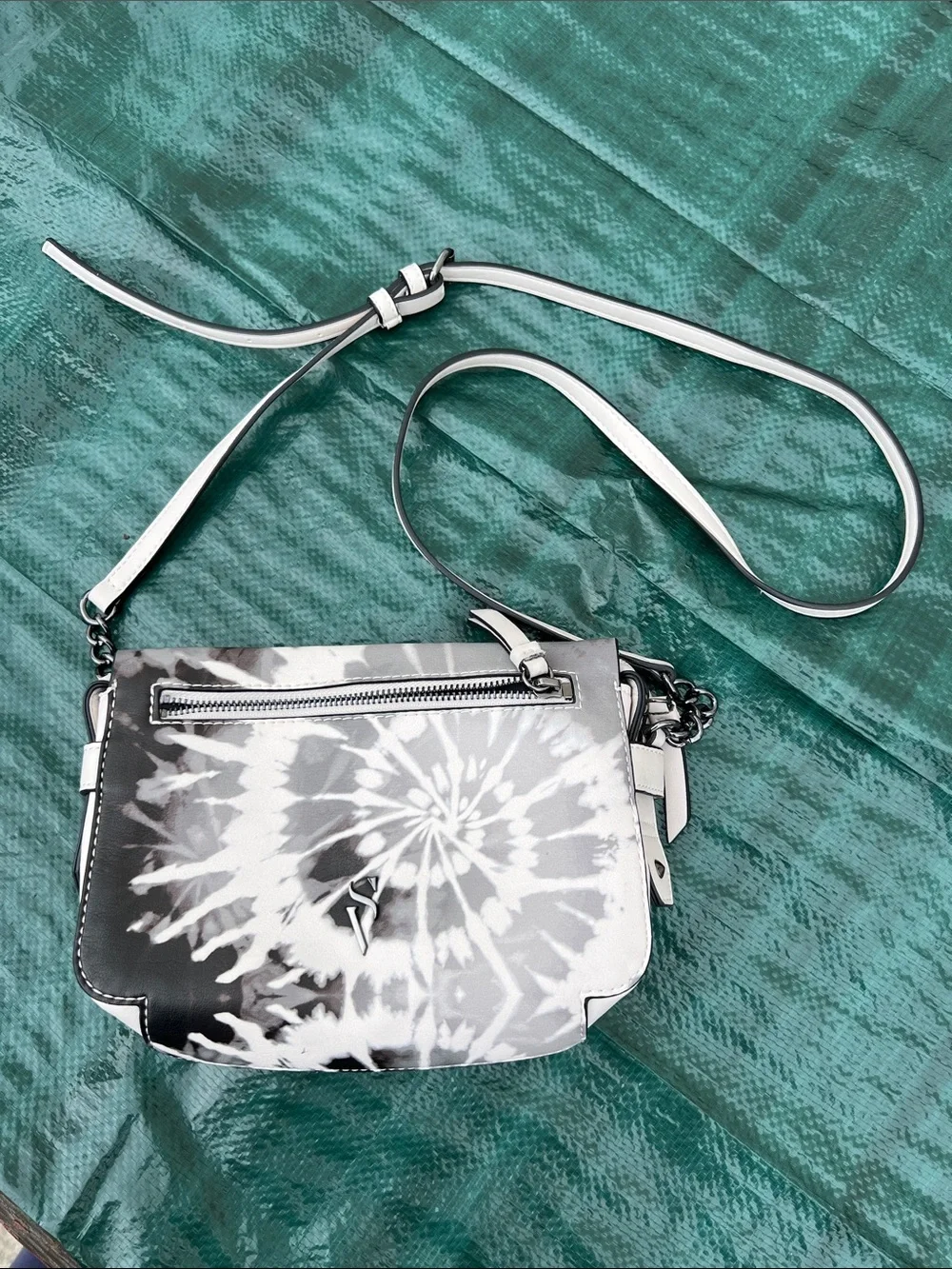 Simply Vera Vera Wang Stylish Tie-Dye Crossbody Bag - White & Gray